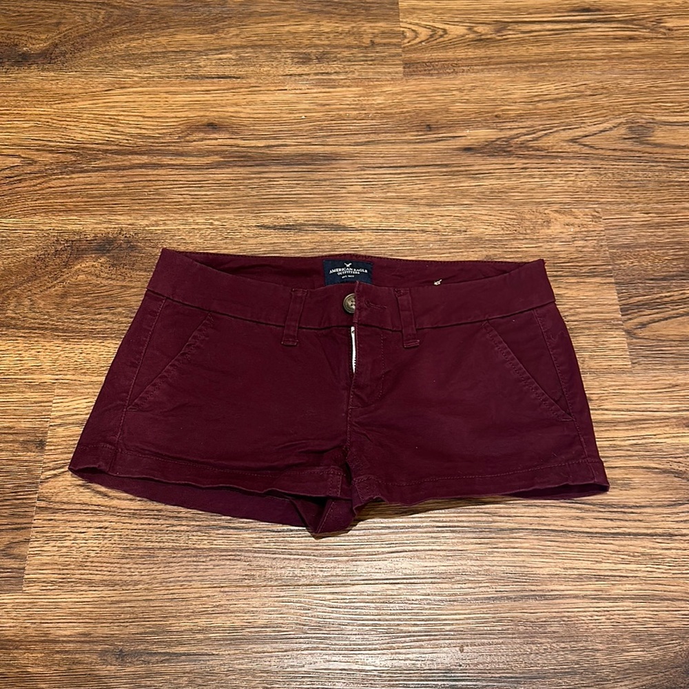 American Eagle burgundy khaki shorts size 0